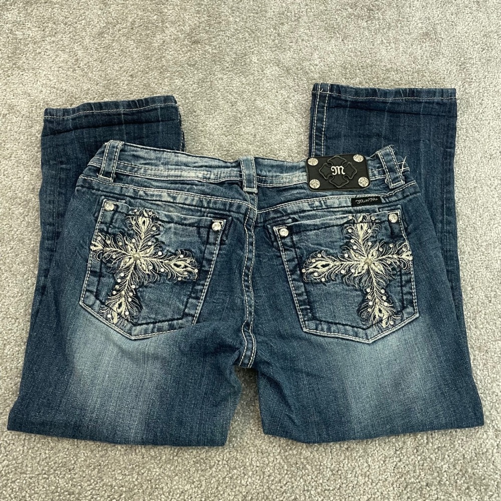 Miss Me Capri Womens 33x23 Cross Rhinestone Embellished Denim Jeans Size Tag 31